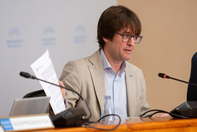 El Director De La Axencia Galega De Infraestruturas, Francisco Menéndez, En El Parlamento
