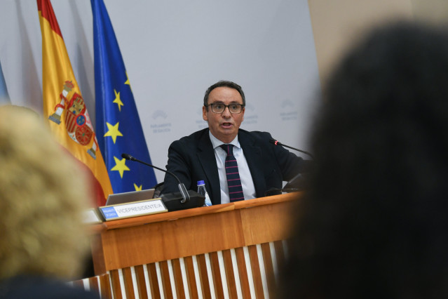 El director xeral de Xustiza, José Tronchoni, en comisión parlamentaria.