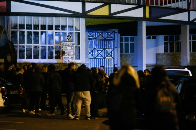 Los trabajadores de Sargadelos se concentran a su llegada a trabajar, a 3 de abril de 2025, en Cervo, Lugo, Galicia (España). Los trabajadores de Sargadelos continúan preocupados tras el anuncio de cierre de las instalaciones en Cervo. El motivo del cierr