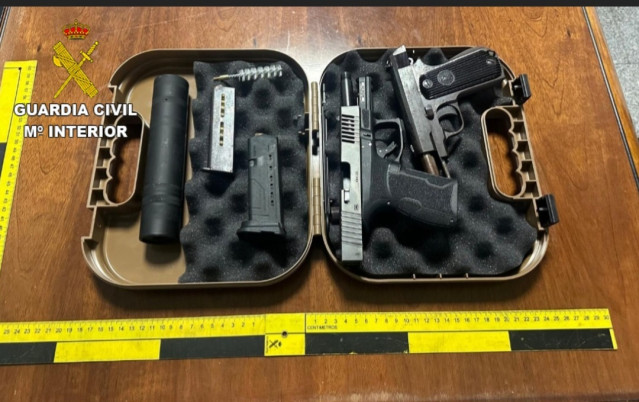 Detenido un vecino de Bueu (Pontevedra) de 36 años por tráfico de drogas y tenencia ilícita de armas
