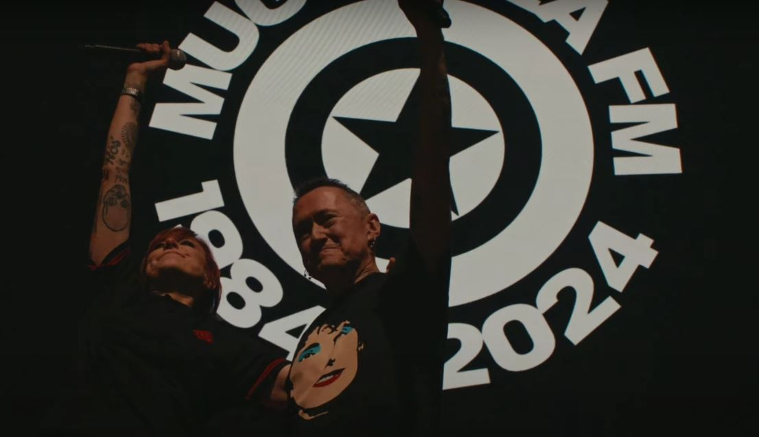 Fermu00edn Muguruza y SES durante su concierto en Santiago