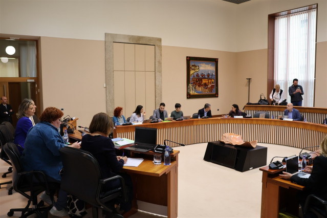 Comisión 5ª, de sanidad, política social y empleo del Parlamento gallego.