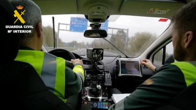 Imagen de un control de velocidad de la Guardia Civil.
