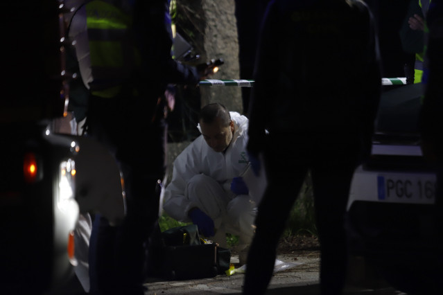 Archivo - Agentes de la Policía Secreta trabajan en un polígono industrial de As Gándaras, a 23 de noviembre de 2023, en O Porriño.