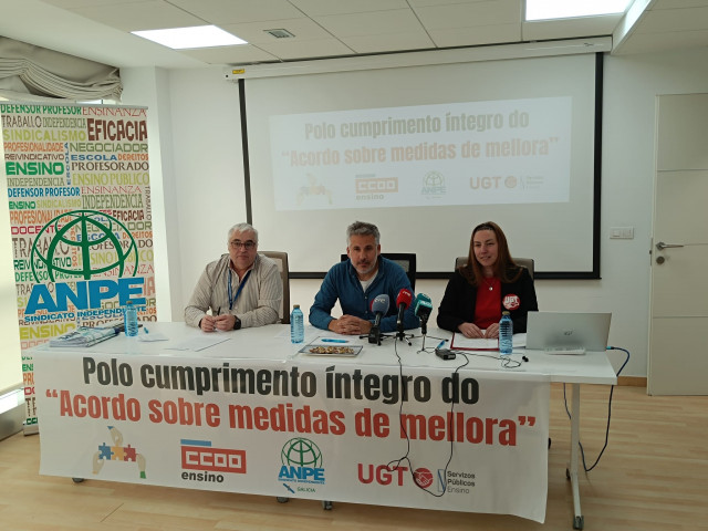 Los sindicatos CCOO, Anpe y UGT se han reunido para denunciar el incumplimiento del Acuerdo para la mejora educativa.
