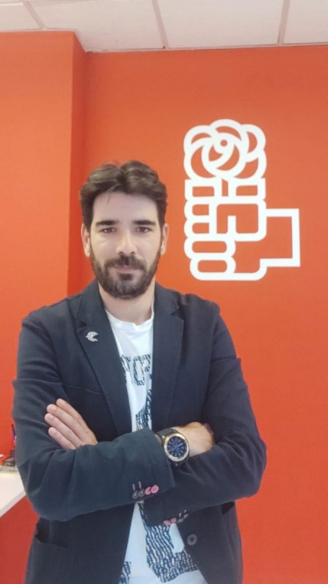 El portavoz del grupo municipal del PSOE en Cambre, Diego Alcantarilla