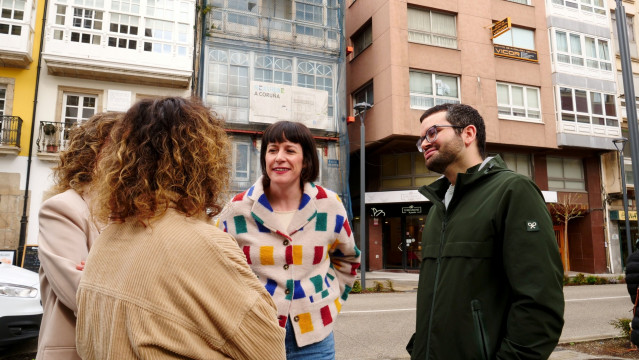 La portavoz nacional del BNG, Ana Pontón, aborda en A Coruña la situación de la vivienda