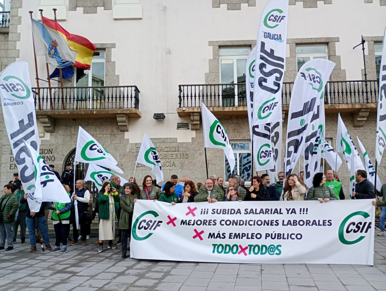 Funcionarios salen a la calle en Galicia para exigir al Gobierno una subida salarial y reducción de horas