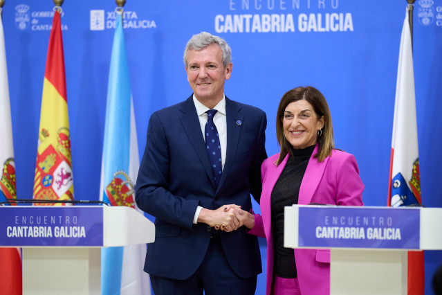 La presidenta de Cantabria, María José Sáenz de Buruaga, recibe al presidente de la Xunta de Galicia, Alfonso Rueda, para firmar una declaración institucional en la sede del Gobierno de Cantabria