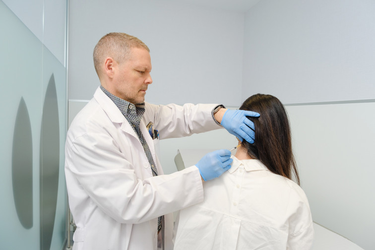 Tratamiento para migraña crónica: aplicar toxina botulínica