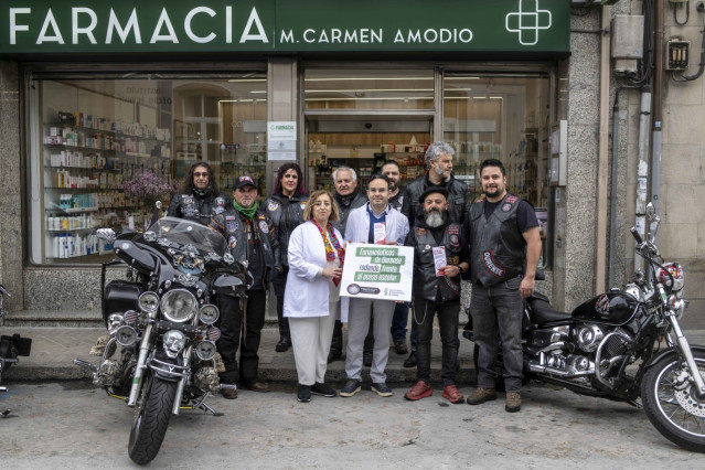 Presentación del acuerdo entre el Colegio de Farmacéuticos de Ourense y la Asociación de Motoristas contra el Abuso Infantil (Mocai).