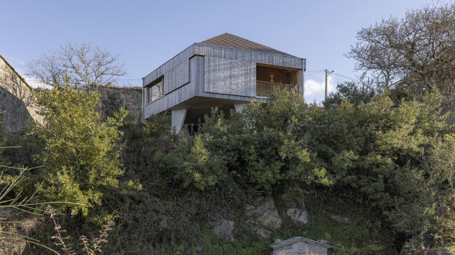 Proyecto 'Casa Panchés', de Arrokabe, situado en Carnota (A Coruña), ganador del XXI Premio COAG Arquitectura en la categoría de vivienda unifamiliar.
