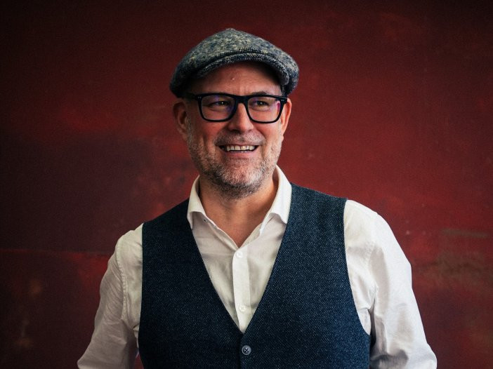 “Os médicos tamén enferman”, libro de Martiño Noriega sobre su vuelta a la medicina