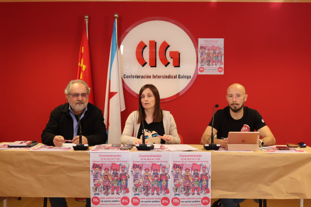 Rueda de prensa de la CIG (de izq. A der.):Manuel G. Moreira, Laura Arrojo y Luís Carballo
