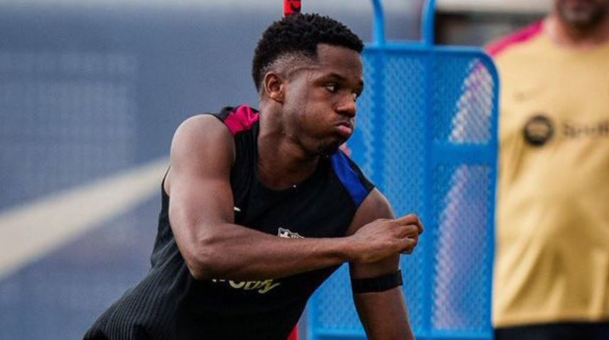 Ansu Fati en un entrenamiento con el FC Barcelona en una imagen de su X