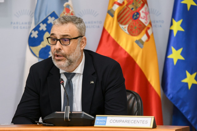 El gerente del Servizo Galego de Saúde, José Ramón Parada, en el Parlamento
