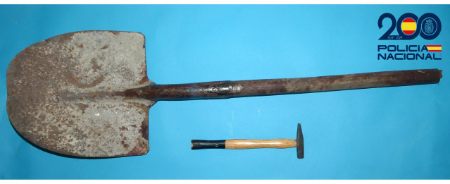 Objetos con los que agredieron al hombre.