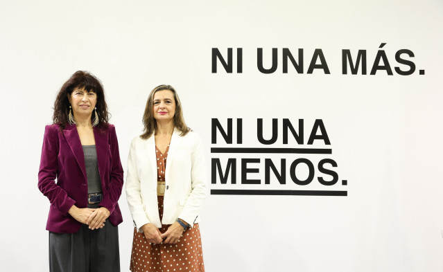 Archivo - La ministra de igualdad, Ana Redondo, y la delegada del Gobierno contra la Violencia de Género, Carmen Martínez Perza.