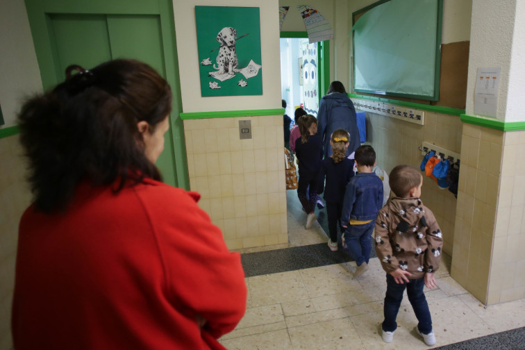 Los centros educativos en Galicia deben abrir, pero no hay ni transporte escolar ni clases lectivas