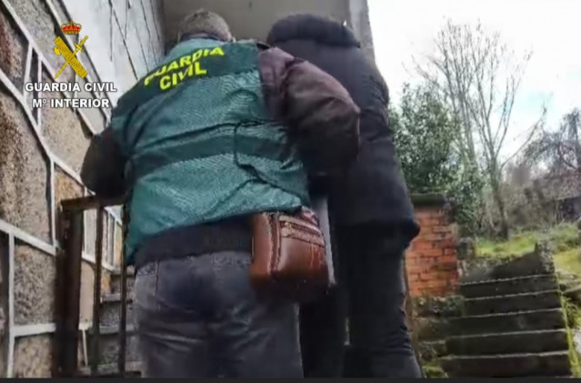 Detenido un vecino de Melón tras desarticular un entramado empresarial dedicado a estafar con la compraventa de pescado.