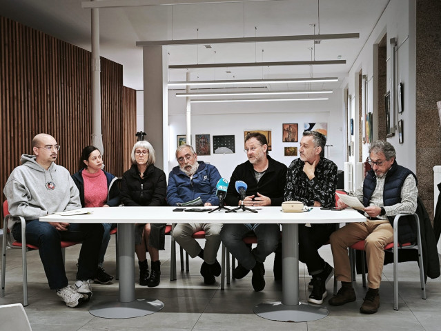 Organizaciones ecologistas presentes durante el acto, a 15 de abril de 2025.