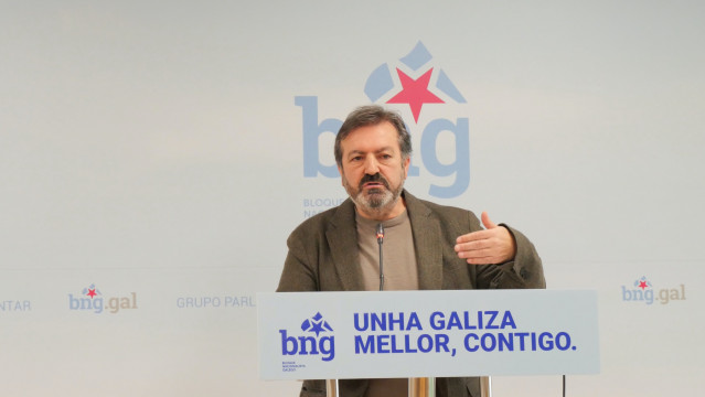 Archivo - El viceportavoz parlamentario del BNG Luís Bará en rueda de prensa.