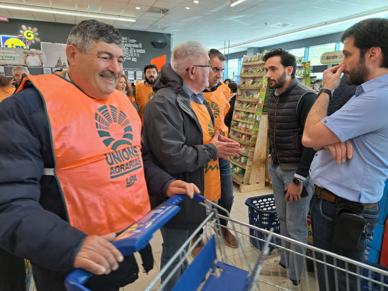 Agricultores gallegos boicotean a Lidl por vender vino albariño a menos de 5€ la botella