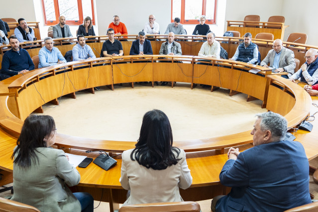 Reunión del grupo parlamentario popular en el Parlamento gallego, en Santiago de Compostela