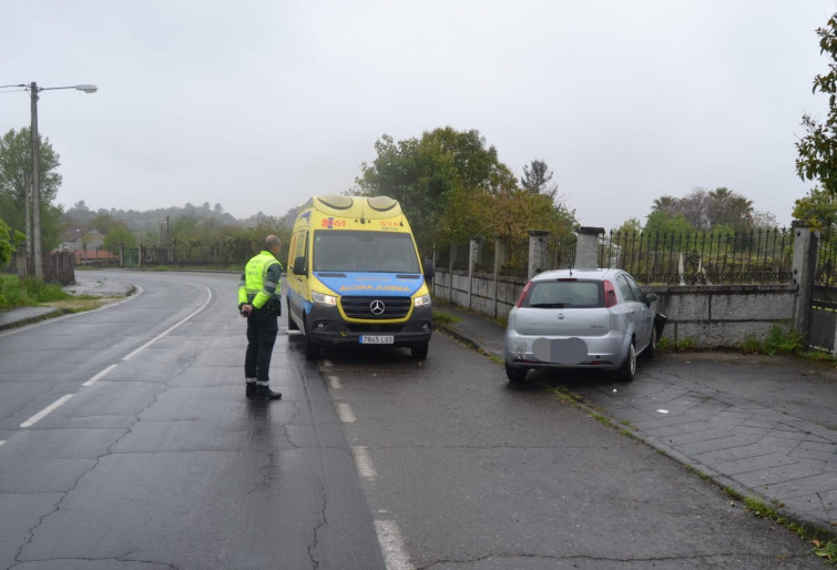 Un conductor fallece tras un infarto que provocó su colisión contra un muro en Ourense