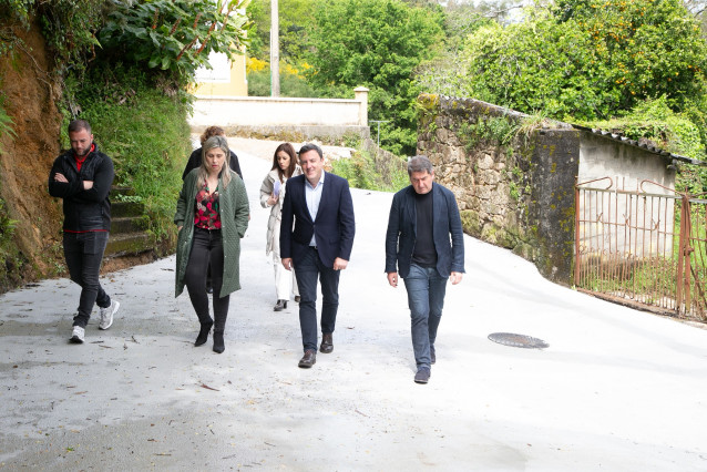 El presidente de la Diputación de A Coruña, Valentín González Formoso, visita Dumbría