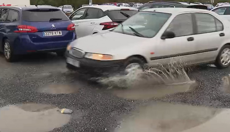 El leiraparking del hospital de Lugo, un peligro para pacientes y acompañantes
