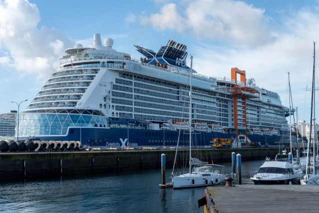 Archivo - Crucero en el puerto de A Coruña