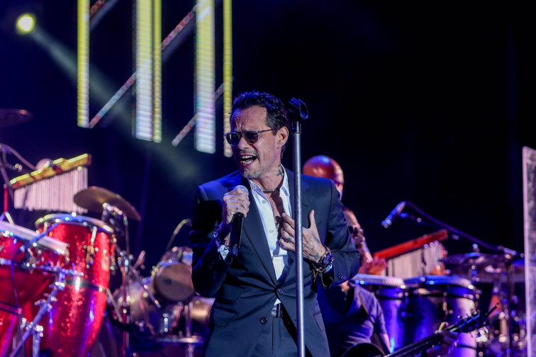 A Coruña y media Galicia pendientes de las entradas para el concierto de Marc Anthony en el Muelle de Batería