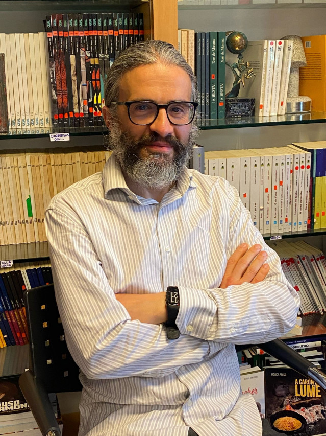 El escritor Fernando Castro Paredes, ganador del Premio Galaxia de Novela 75 Anos