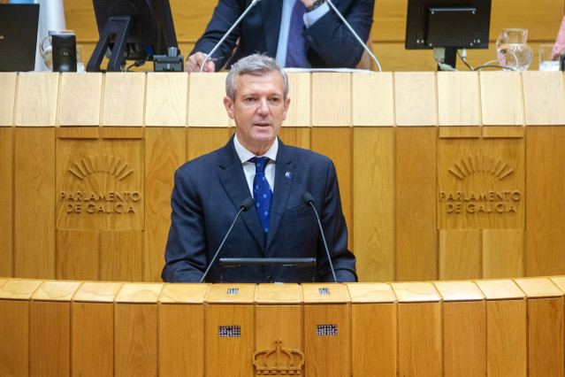 El presidente de la Xunta de Galicia, Alfonso Rueda, interviene durante el debate sobre el Estado de la Autonomía.