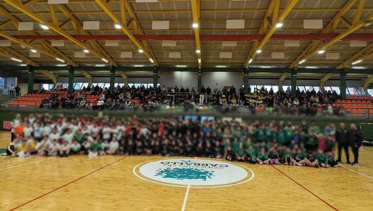 Investigan la grabación oculta a jugadoras de balonmano en Carballo