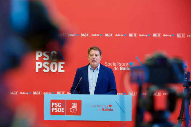 El secretario xeral del PSdeG, José Ramón Gómez Besteiro, en rueda de prensa