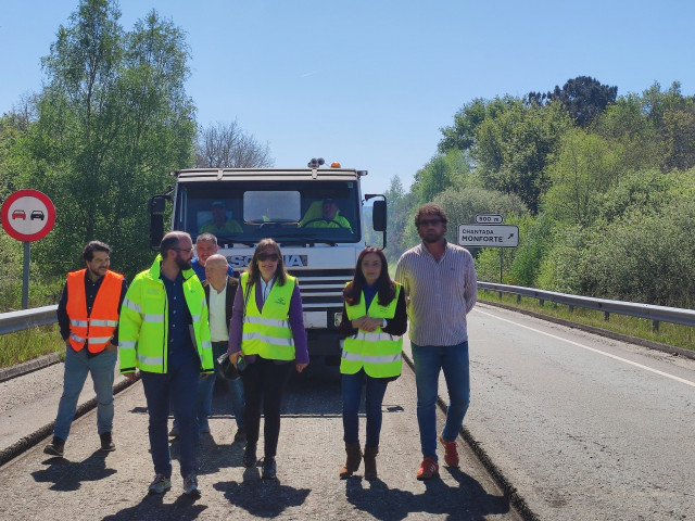 La subdelegada del Gobierno en Lugo, Isabel Rodríguez, anuncia obras en la N-540 en Chantada (Lugo).