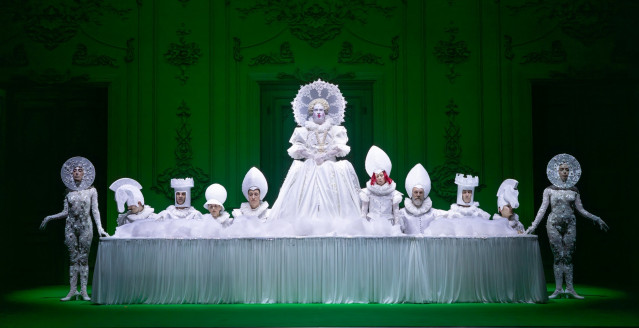 Marta Pazos dirige la adaptación teatral de la novela de Virginia Woolf y adapta la versión junto con Gabriel Calderón