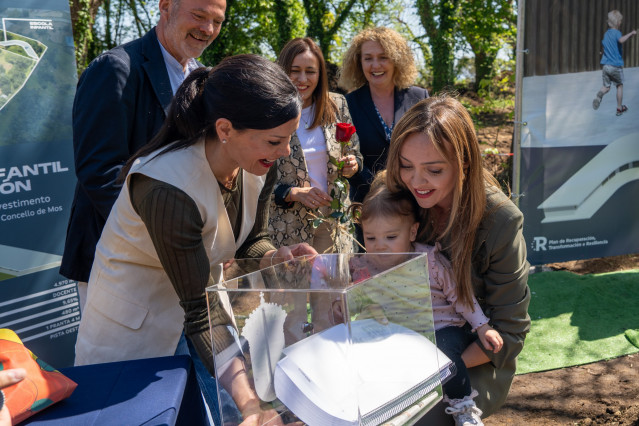 La conselleira de Política Social e Igualdade, Fabiola García, visitó esta mañana el municipio de Mos (Pontevedra)