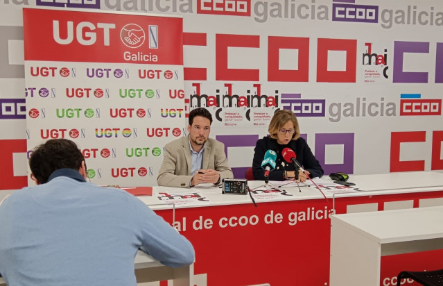 Los secretarios xerais de UGT Galicia, Cristóbal Medeiros, y Comisións Obreiras, Amelia Pérez, en rueda de prensa
