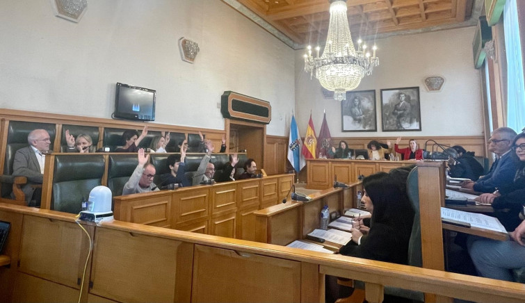 La demanda de los ediles expulsados del PSOE de Santiago avanza y hay una vista para el 9 de mayo