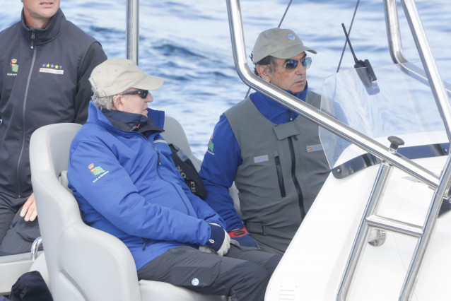 El Rey Juan Carlos y Pedro Campos salen a navegar en la lancha 