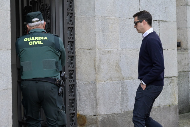 Uno de los acusados por el crimen de Samuel Luiz, Alejandro M., a su llegada a la vista de apelación ante el TSXG