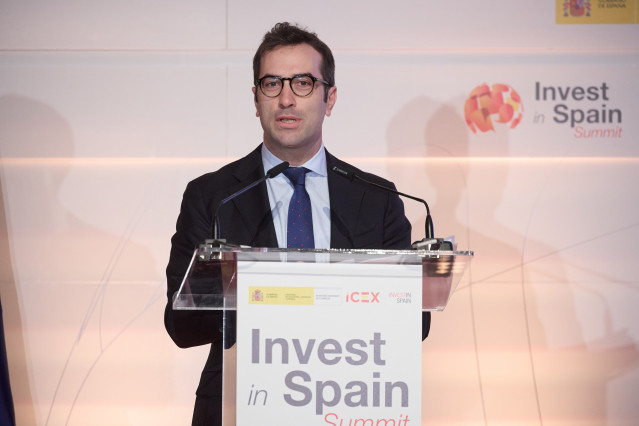 El ministro de Economía, Carlos Cuerpo, interviene en la inauguración del Foro Internacional 'Invest in Spain Summit', en el Casino de Madrid, a 28 de abril de 2025, en Madrid (España). Organizado por ICEX, el Foro Internacional 'Invest in Spain Summit' r