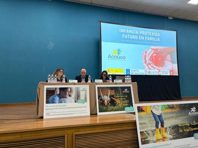 Jornadas sobre acogimiento familiar organizadas por Acougo en Vigo