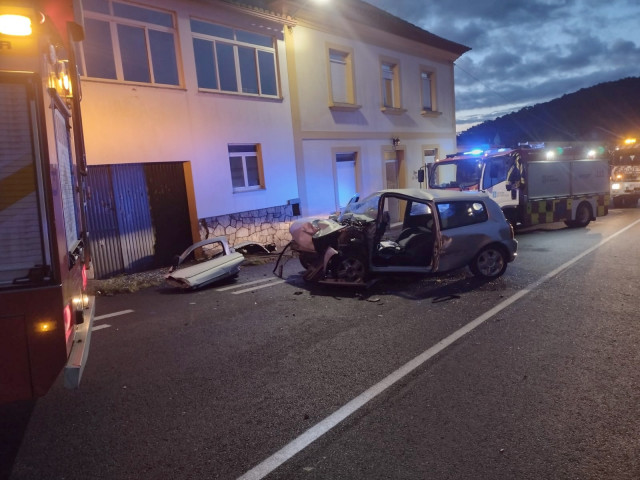 Imagen del vehículo tras el accidente.