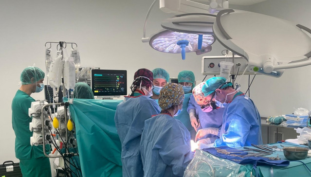 Archivo - Quirófano, trasplante