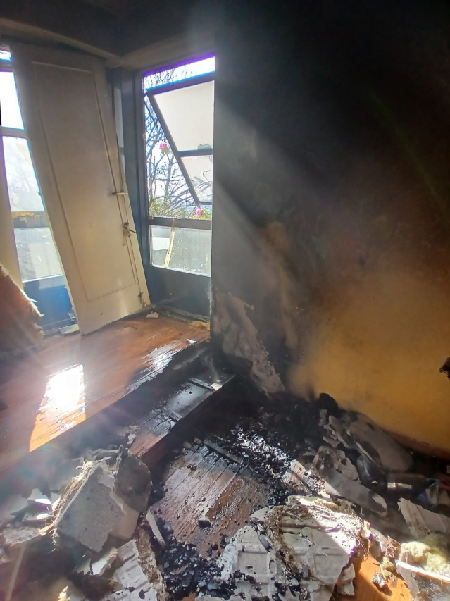 Imagen de la vivienda quemada.