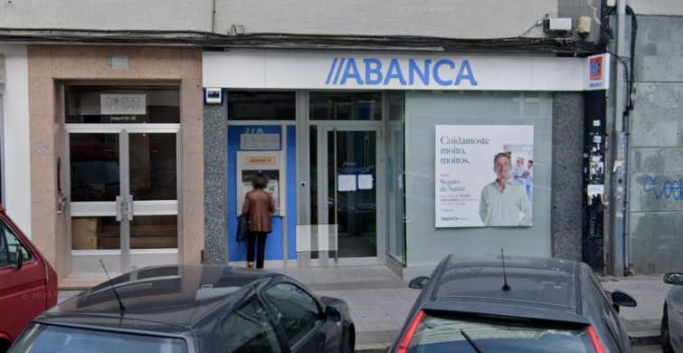 Roba un banco en A Coruña con un papel que decía 